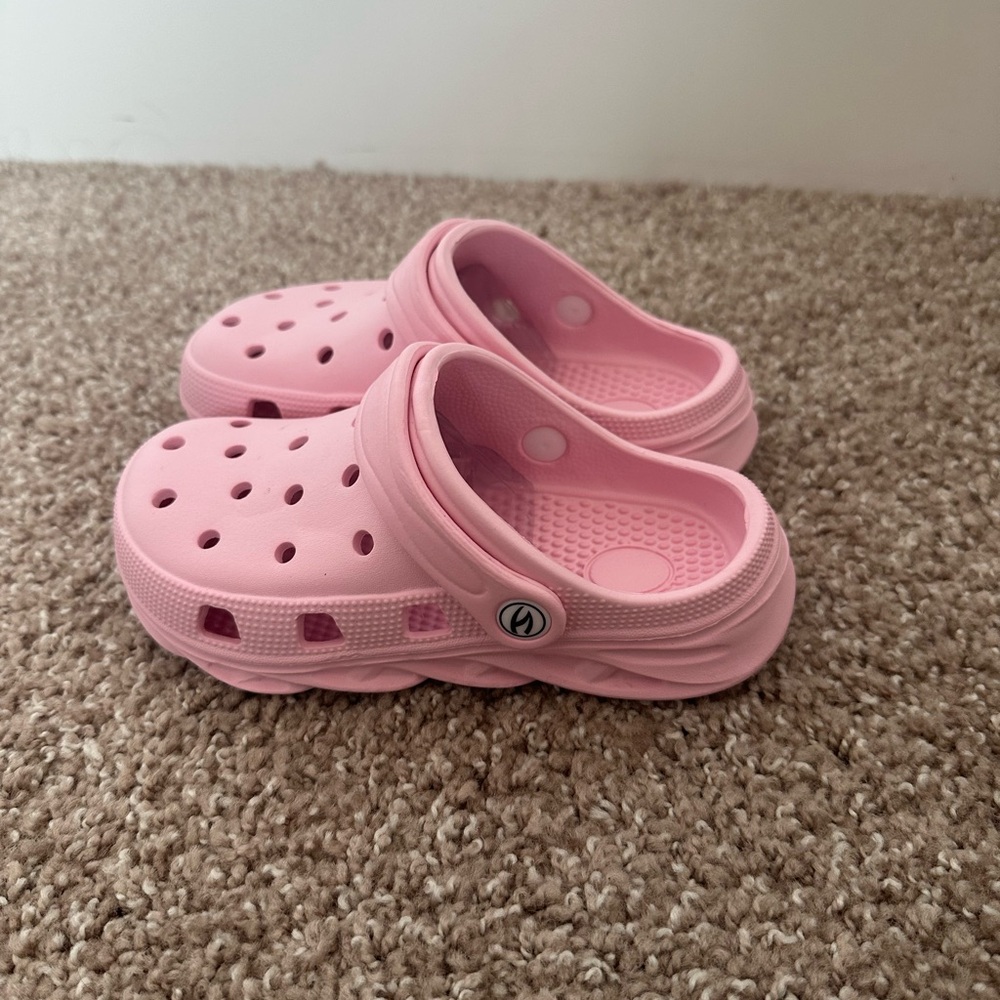 Kids Pink Clogs - Picture 2 of 6
